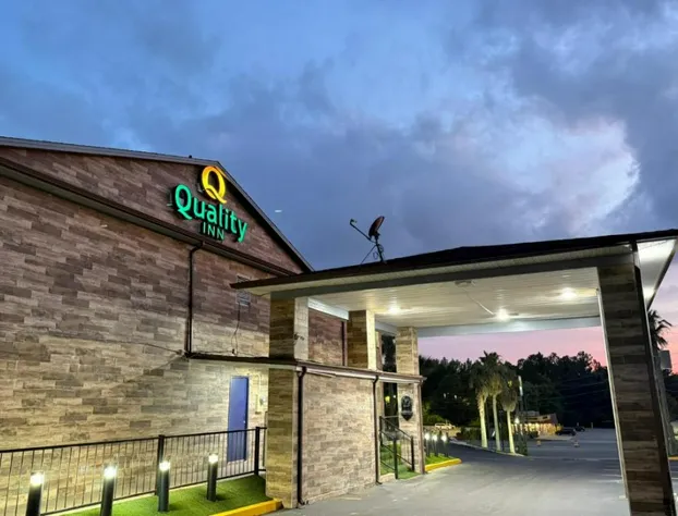 Opulent Oasis Motel Crestview hotel detail image 1