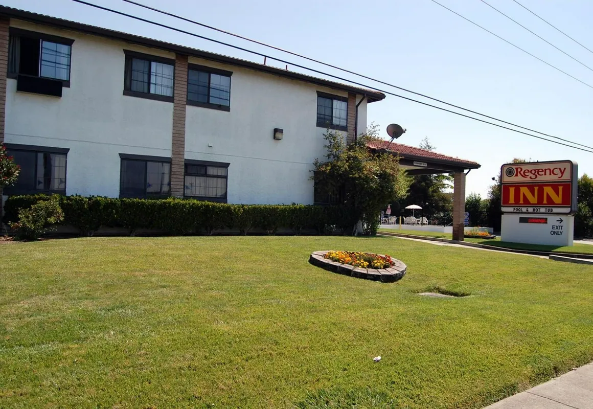 Travelodge by Wyndham Vallejo hotel hero