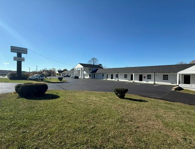 OYO Hotel Economy Inn US-29 Danville hotel detail image 2