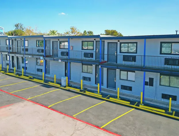 Super 7 Inn By Oyo San Antonio N.W. Medical Center hotel detail image 2