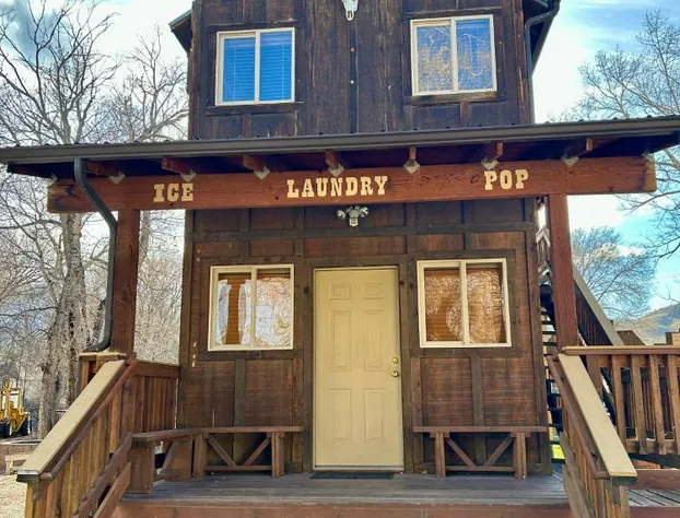 Moore's Old Pine Inn hotel detail image 3