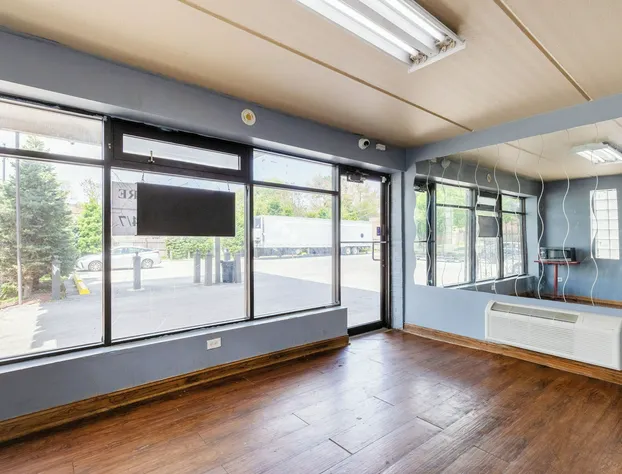 Best Motel By OYO Chicago I-90 hotel detail image 4