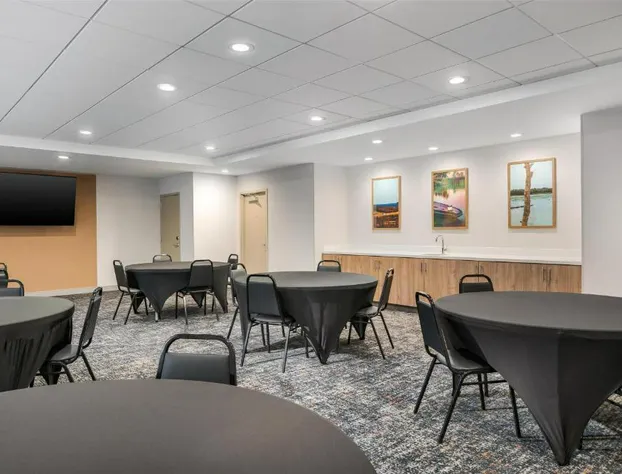 Hampton Inn & Suites Alpena hotel detail image 3