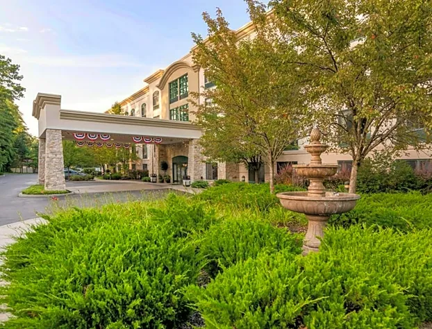 Comfort Inn & Suites Lake George hotel detail image 1