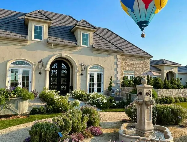 Domaine Chardonnay hotel detail image 2