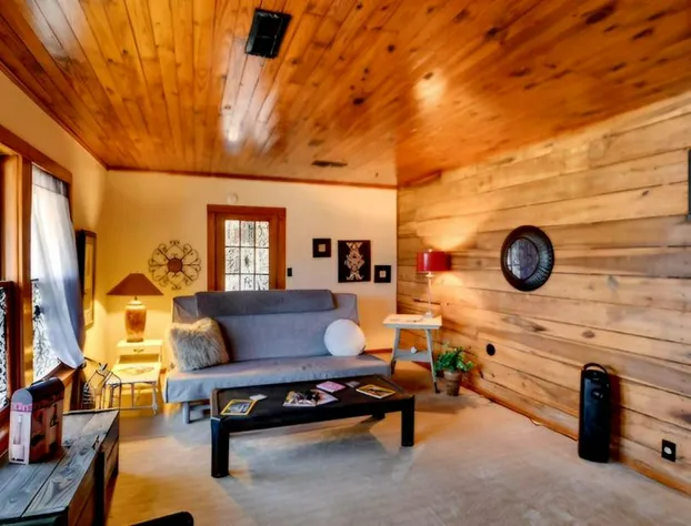 Mama Jeans Pillowville Home hotel detail image 4