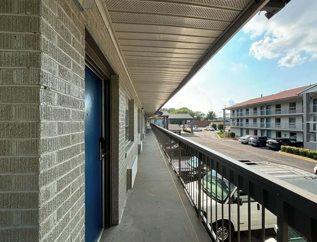 Motel 6 Charlotte, NC - Northlake hotel detail image 1