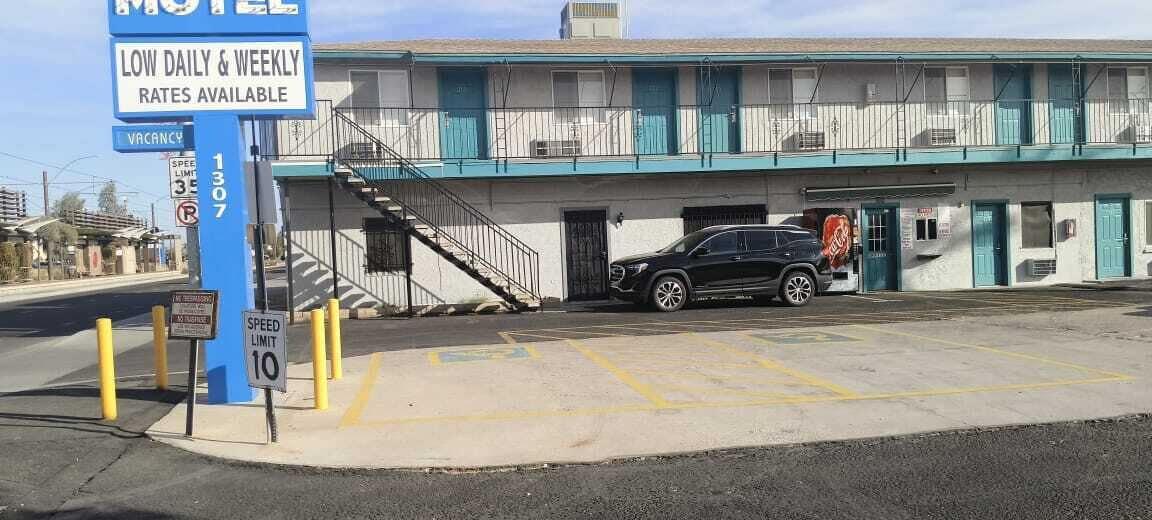 Motel 7 By Oyo Near Phoenix Airport hotel hero