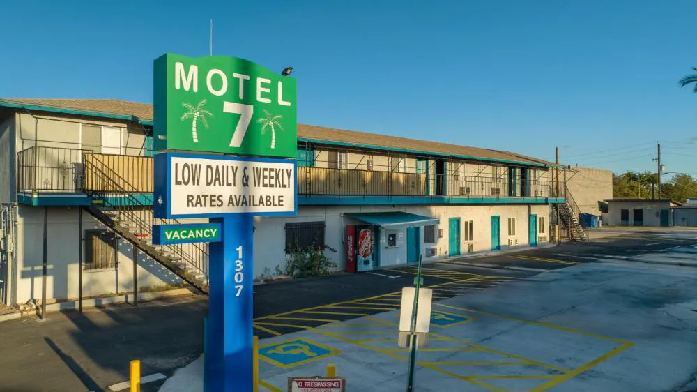 Motel 7 By Oyo Near Phoenix Airport hotel hero