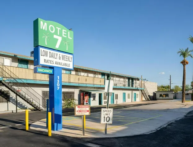 Motel 7 By Oyo Near Phoenix Airport hotel detail image 1