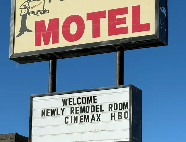 Peddlers Inn Motel hotel detail image 1