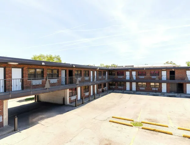 Admiral Motel By Oyo Chicago I-94 hotel detail image 1