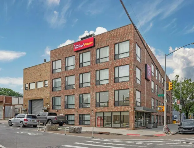 Red Roof PLUS+ Brooklyn - 3rd Ave hotel detail image 1