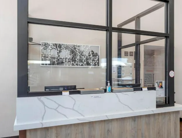 Red Roof PLUS+ Brooklyn - 3rd Ave hotel detail image 4