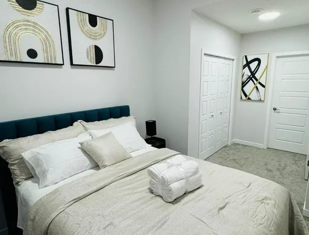 The Glacier Royale - 1 Bed Suite in NW Calgary hotel detail image 4