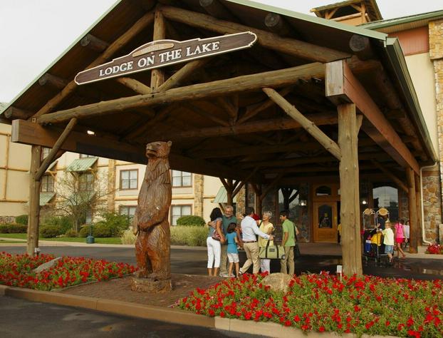 Darien Lake Lodge on the Lake hotel detail image 1