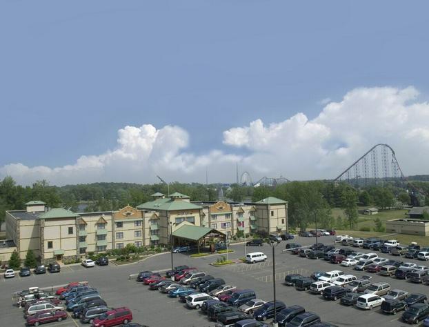 Darien Lake Lodge on the Lake hotel detail image 3