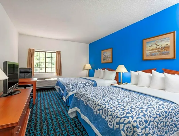 Days Inn & Suites by Wyndham Cambridge hotel detail image 3