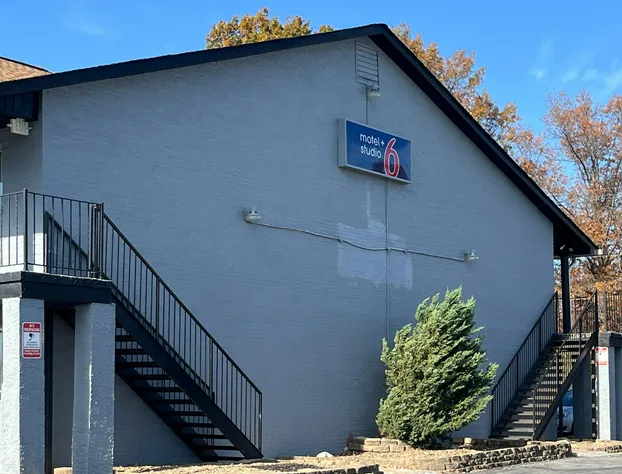 Studio 6 Suites Hurricane, Wv hotel detail image 2