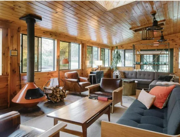 The Arnold House hotel detail image 2