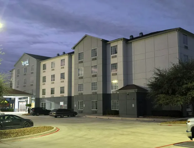 Spark by Hilton Selma hotel detail image 2