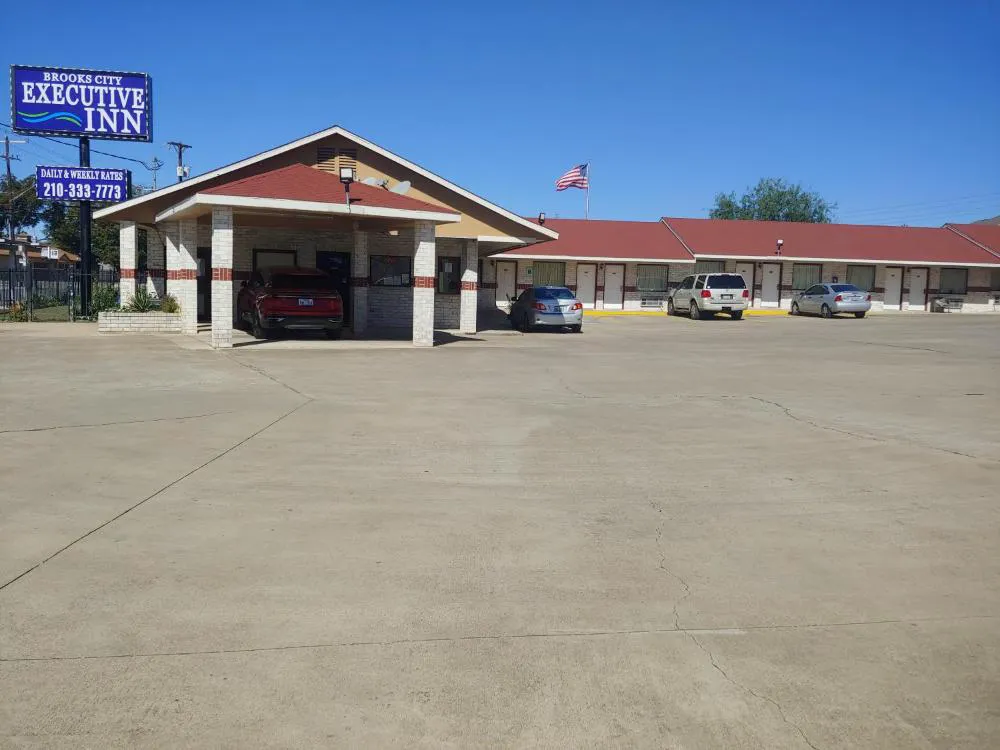 Brooks City Executive Inn hotel hero