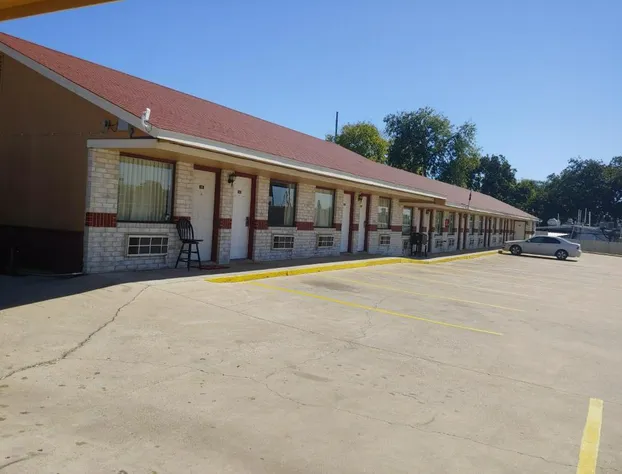 Brooks City Executive Inn hotel detail image 1