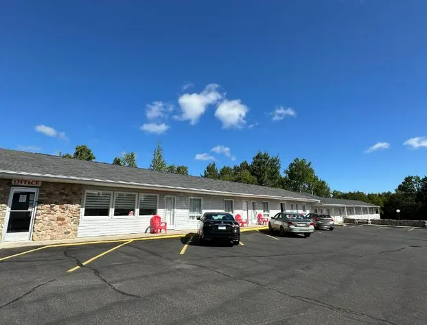 Motel 7 Inn & Suites hotel detail image 1