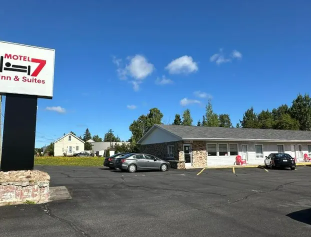 Motel 7 Inn & Suites hotel detail image 4