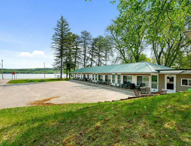 South Arm Retreats Motel Double Room 7 hotel detail image 1