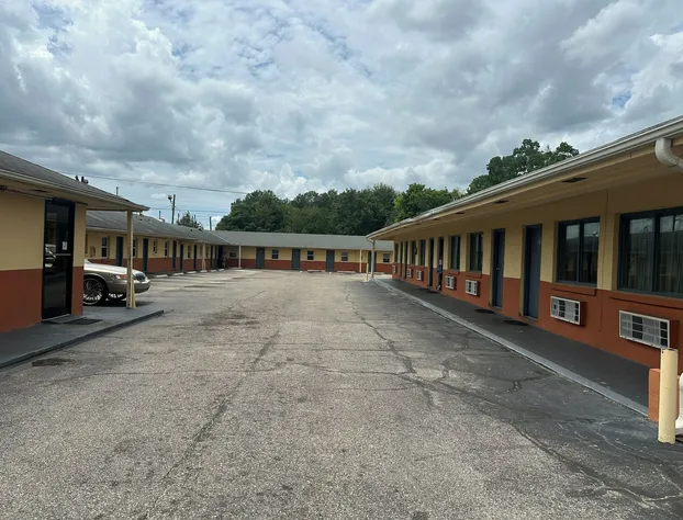 johns motel hotel detail image 1