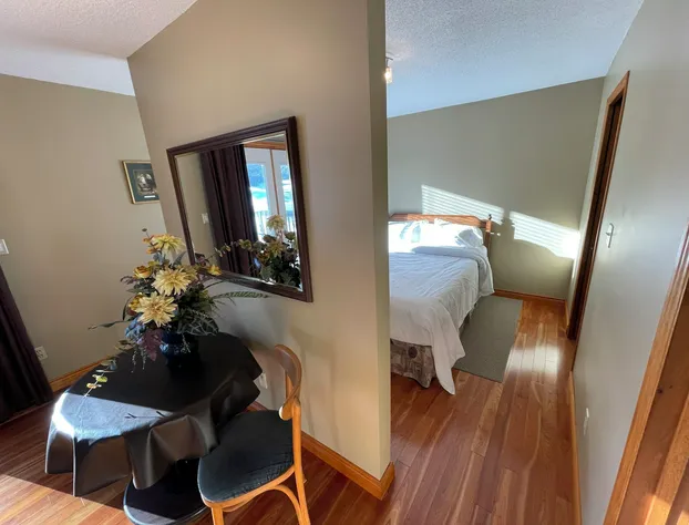 Bucks Lodge and Grill hotel detail image 3