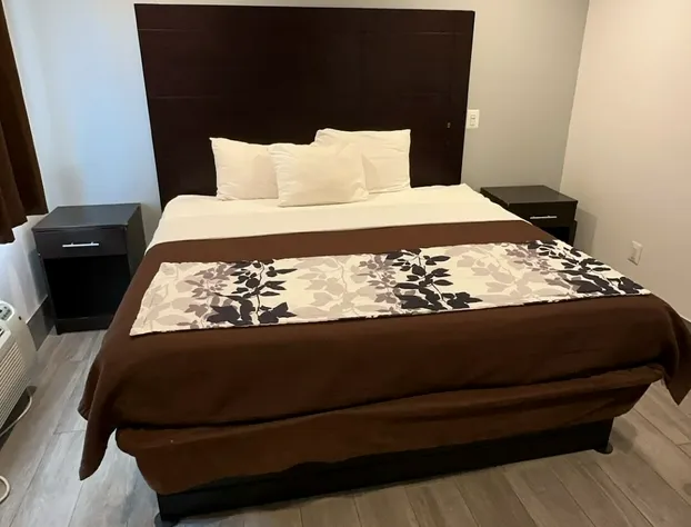 Lindenhurst Motel hotel detail image 2