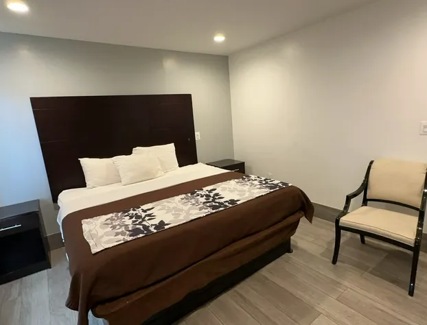 Lindenhurst Motel hotel detail image 3