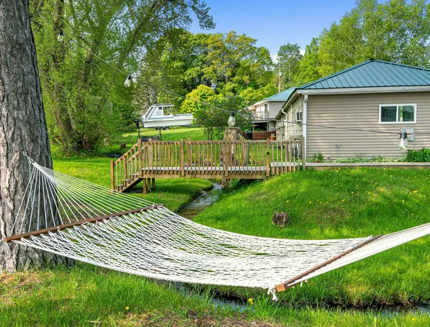 South Arm Retreats Standard Room 5 hotel detail image 3