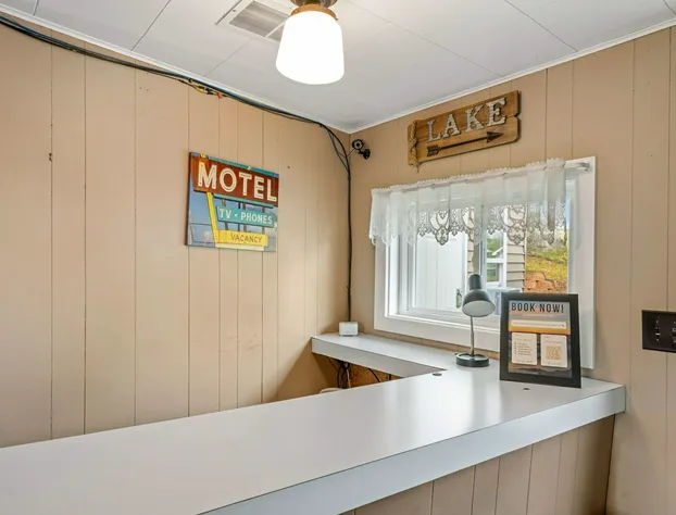 South Arm Retreats Standard Room 1 hotel detail image 4