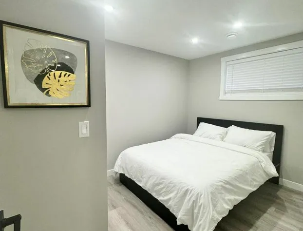 Private Modern Retreat in NW hotel detail image 2