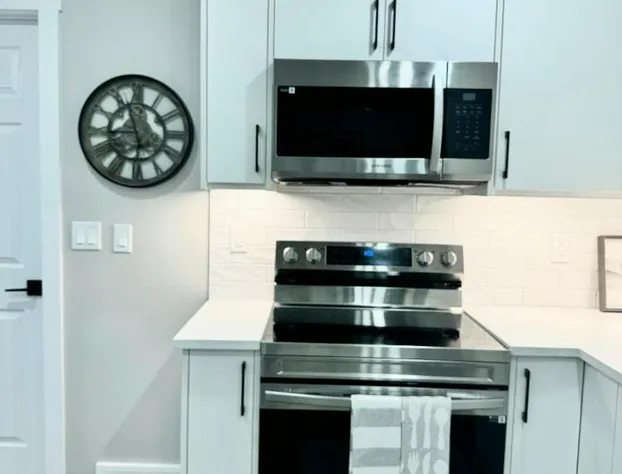 Private Modern Retreat in NW hotel detail image 3