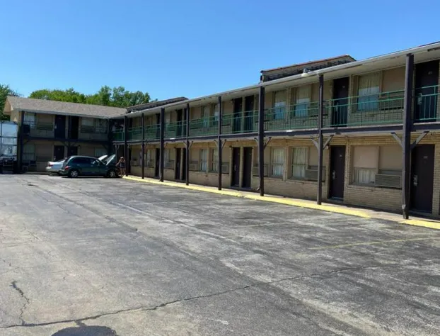 Glenstone place extended stay motel hotel detail image 1