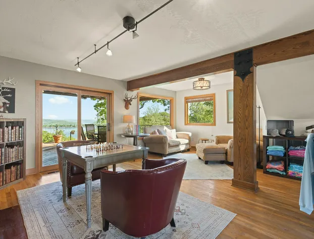 Roadrunner Inn and Log Cabins hotel detail image 1