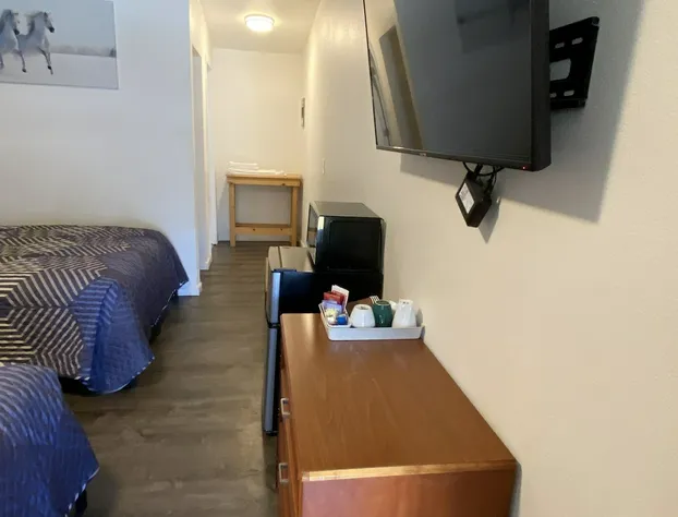 Golden Kent Motel hotel detail image 4