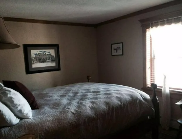 1882 Bar and Grill at River Street Inn hotel detail image 1