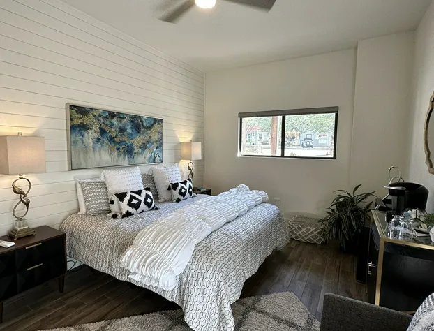 Eagles Landing Lodge Private Suites and Group Lodging hotel detail image 2