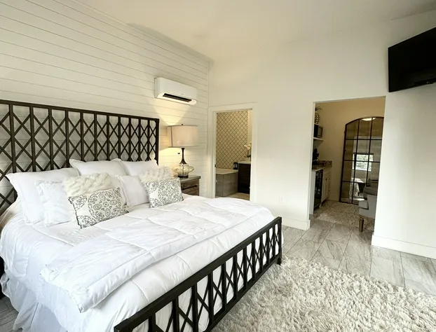 Eagles Landing Lodge Private Suites and Group Lodging hotel detail image 3