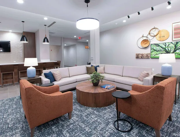 La Quinta Inn And Suites By Wyndham Lincoln hotel detail image 4