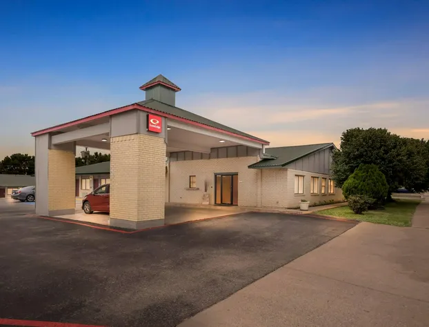 Econo Lodge Childress hotel detail image 2