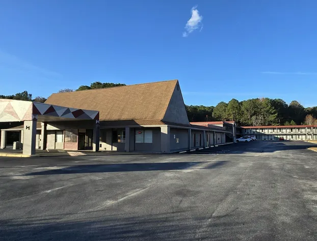 HomeTowne Studios LaGrange hotel detail image 1