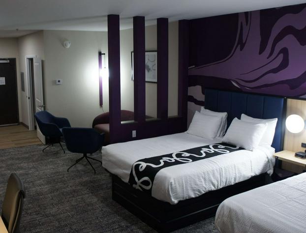 La Quinta Inn & Suites by Wyndham Memphis East hotel detail image 4