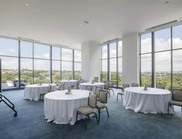 Hilton Arlington Rosslyn The Key hotel detail image 2