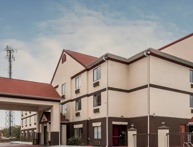 Wingate by Wyndham Augusta I-20 hotel detail image 1